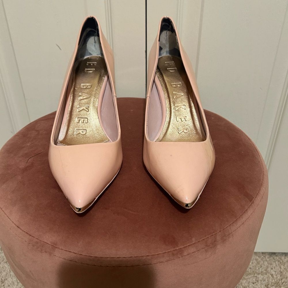 Ted Baker London Wishiri  pump